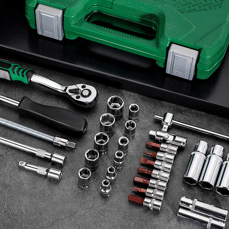 Multifunctional socket wrench 121-piece set combination sleeve ratchet wrench car repair hardware tools auto repair tool box set